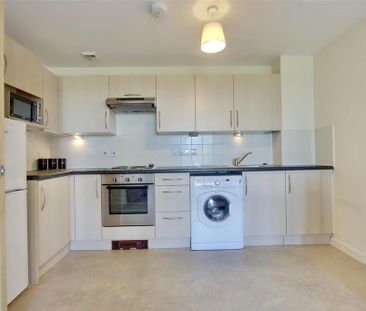 2 bedroom flat to rent - Photo 6