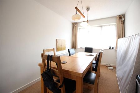 2 bedroom maisonette to rent - Photo 2