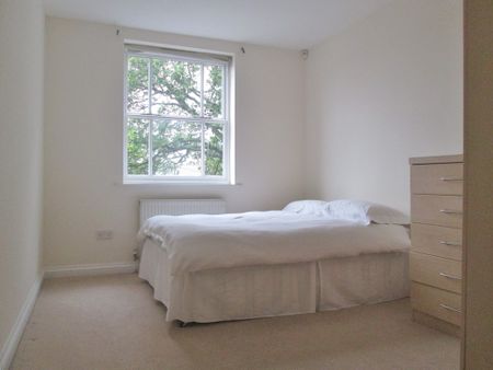 £1,095 - References Pending - Photo 2