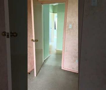 Charming 3BR Home in Fairfield! - Photo 4