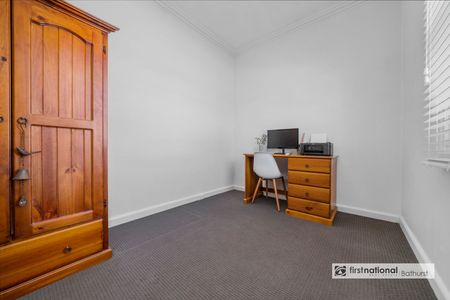 SPACIOUS FAMILY LIVING WITH HUGE BACKYARD - Photo 5