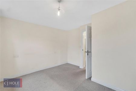 3 bedroom end of terrace house to rent - Photo 3