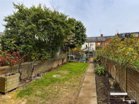 3 Bed Terraced House, Donnington Gardens, RG1 - Photo 5