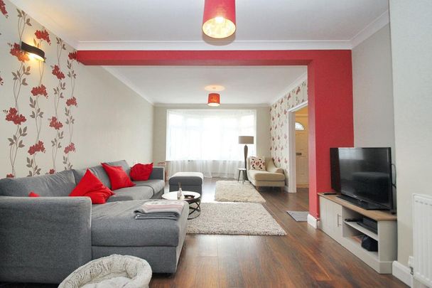 4 bedroom semi-detached house to rent - Photo 1