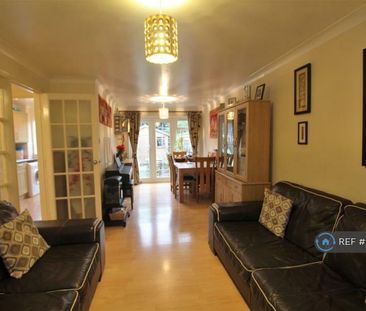 3 bedroom end of terrace house to rent - Photo 1