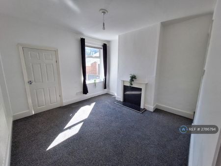 2 bedroom terraced house to rent - Photo 2