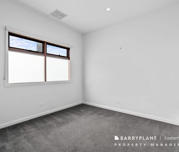 Three bedroom open-plan living at its finest! - Photo 4