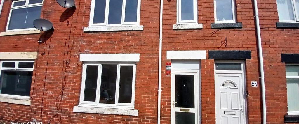 3 bedroom terraced house to rent - Photo 1