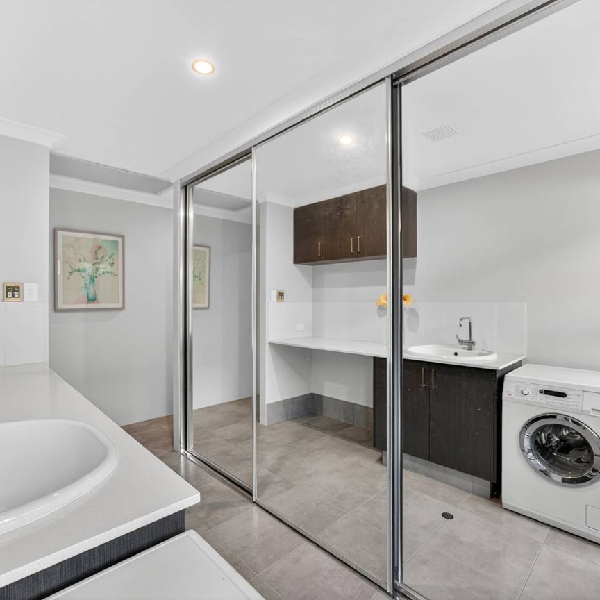 DREAM FAMILY HOME - Photo 1