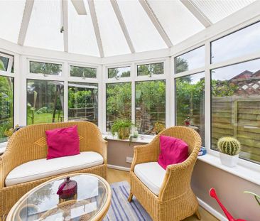 4 bedroom detached house to rent - Photo 1