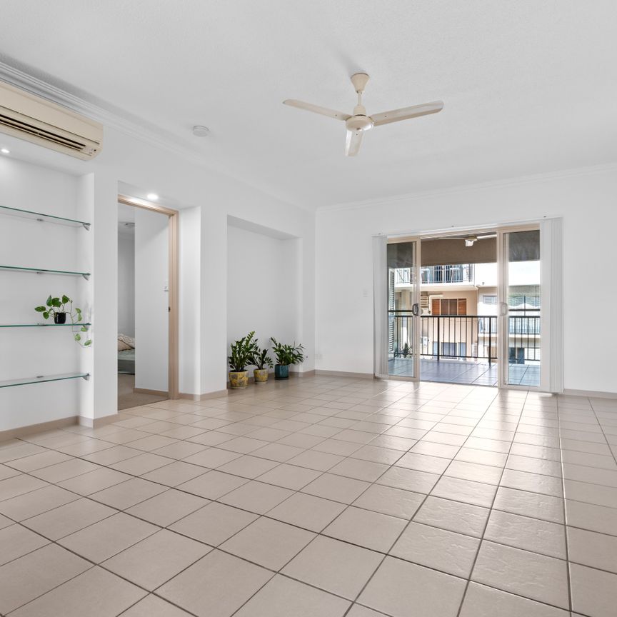 UNFURNISHED UNIT IN CLIFTON WATERS! - Photo 1