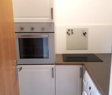 2-Zimmer-Wohnung mit Einbauküche, Waschmaschine und Balkon! - Photo 6