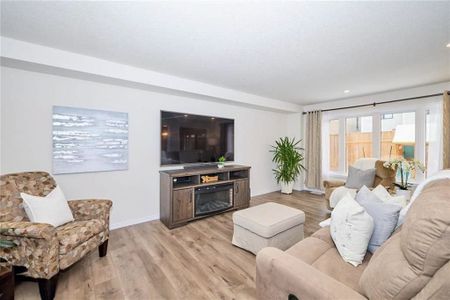 For Lease - 7830 Buckeye Crescent, Niagara Falls, Ontario - Photo 2