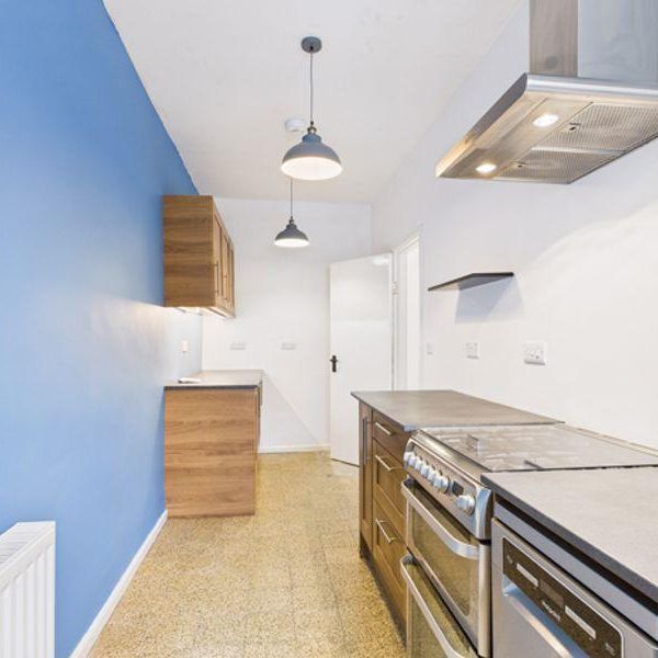 3 bedroom semi-detached house to rent - Photo 1