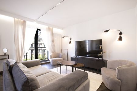Tout savoir sur cet appartement dans le quartier Triangle d'Or, à Paris 8ème - Photo 2