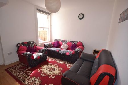 Holbrook Road, London - Photo 3