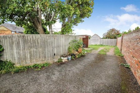 2 bedroom terraced house to rent - Photo 5