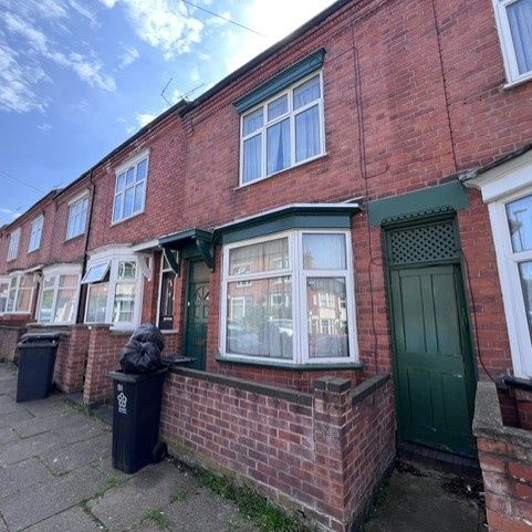 4 Bed Terraced House, Thurlow Road, LE2 - Photo 2