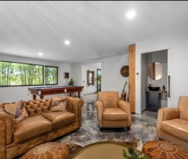 5 Lawrance Grove, - Photo 2