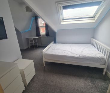 3 Bed - 19a Winston Gardens, Headingley, Leeds - LS6 3LA - Student - Photo 4