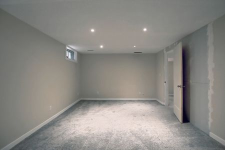 Beautiful 5-Bedroom Bungalow for Rent – 6607 Malvern Road NE Available Jan 1, 2026 - Photo 3