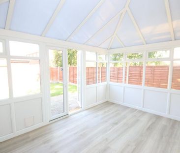 3 bedroom end of terrace house to rent - Photo 2