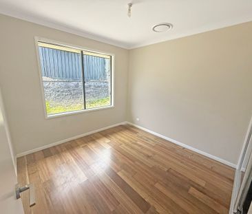 SPACIOUS 4 BEDROOM FAMILY HOME IN A SOUGHT-AFTER BILLY'S LOOKOUT ES... - Photo 4