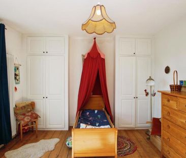 A splendid three bedroom terraced house available for rent in the h... - Photo 4