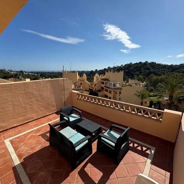 Alquiler de piso en Calle Hiedra - Photo 1