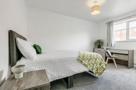 5 bedroom terraced house to rent - Photo 3