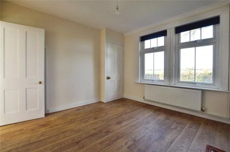 Good Easter, Chelmsford, Essex - Photo 5