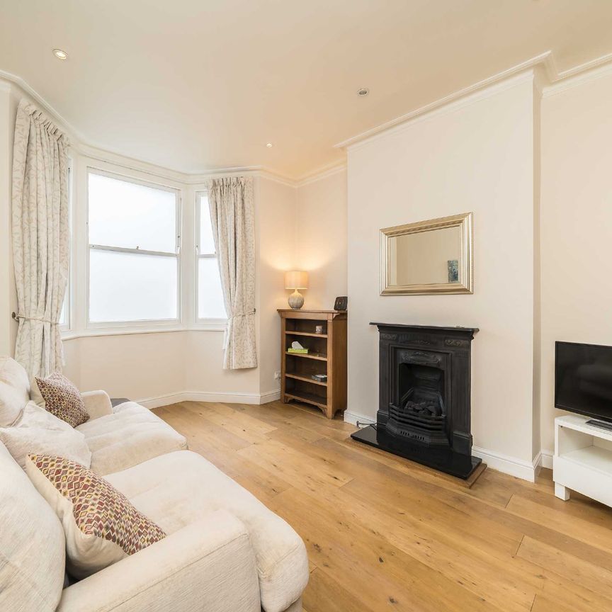 Trentham Street, Southfields, SW18, London - Photo 1