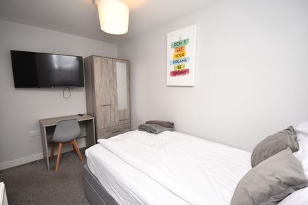 1 bedroom house to rent Chaucer Drive, Aylesbury, Buckinghamshire, HP21 - Photo 4