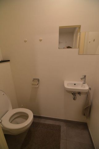 Ruim hedendaags gelijkvloers appartement in het centrum van Lier - Photo 3