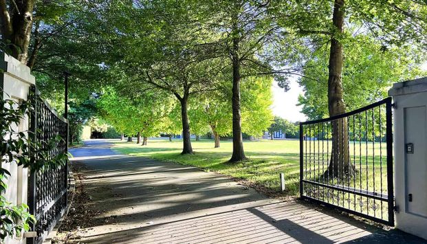 Luxury Fully Furnished Rooms - Minutes from CBD - Photo 1