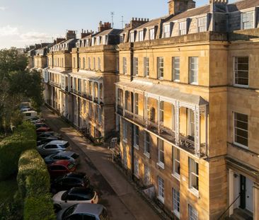 A 2 Bedroom Flat in Lansdown Place, Cheltenham - Photo 2