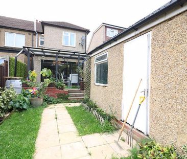 3 bedroom end of terrace house to rent - Photo 6