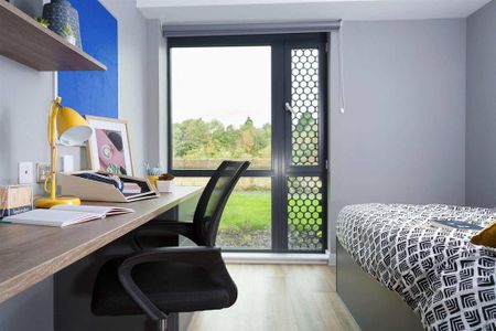 1 bedroom in a flat share to rent - Photo 4