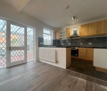 2 bedroom end of terrace house to rent - Photo 6