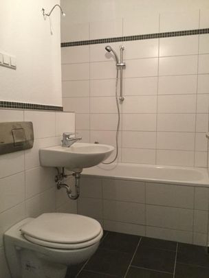 Barrierefreier Zugang! Renoviertes Erdgeschoß mit Balkon - Foto 1