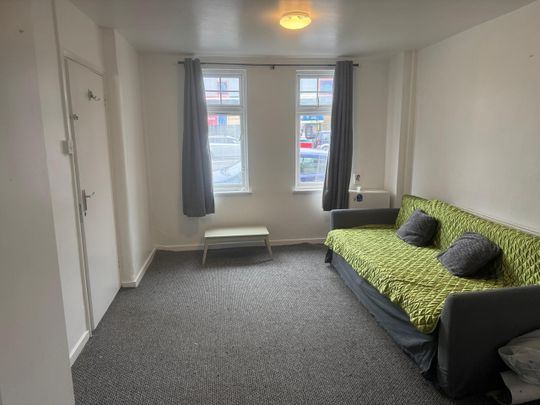 1 Bed Flat, Coombe Terrace, BN2 - Photo 1