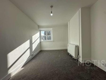 Cheriton Road, Folkestone, CT20 - Photo 4