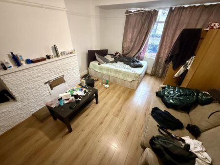 5 bedroom end of terrace house to rent - Photo 5