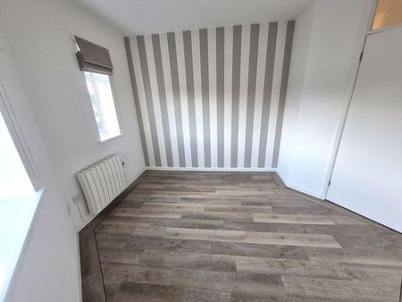 2 bedroom property to rent - Photo 4