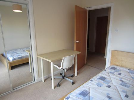 3 bedroom terraced house to rent - Photo 5