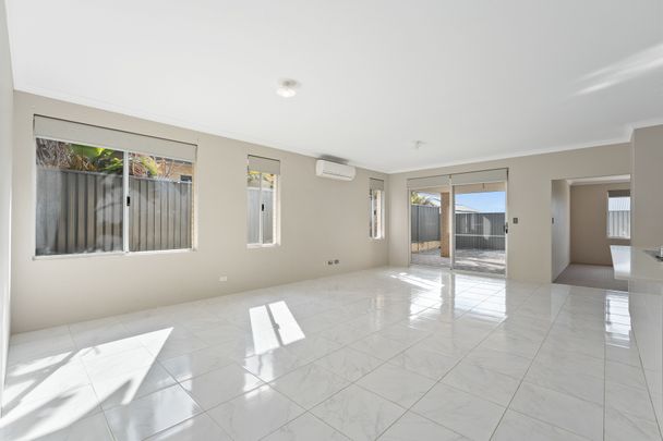 Large 4 x 2 Family Home in Baldivis - Photo 1
