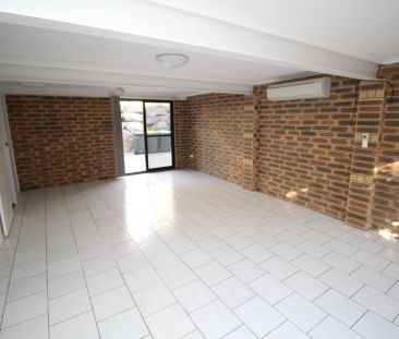 FULLY REFURBISHED, FAMILY HOME - Photo 4