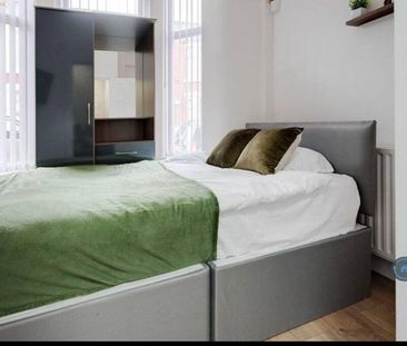 5 bedroom terraced house to rent - Photo 5