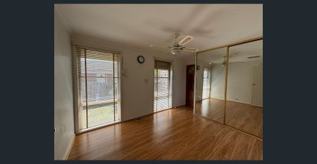 3 BEDROOM FAMILY HOME - Photo 3