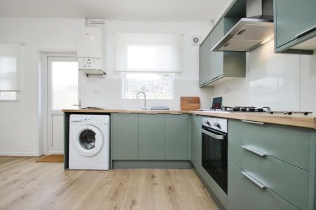 2 bedroom terraced house to rent - Photo 5
